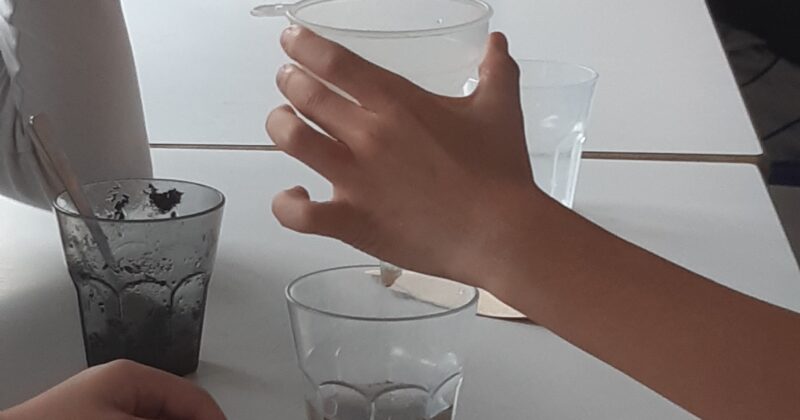 Aqua-expériences : quand les CE2 se transforment en apprentis scientifiques de l’eau